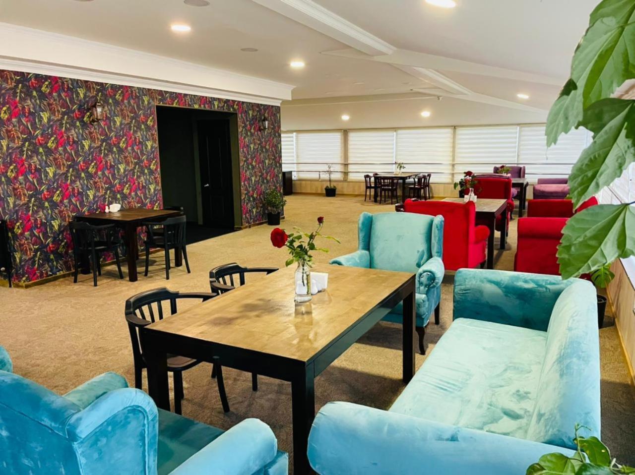 Aura Boutique Hotel Batumi Bagian luar foto