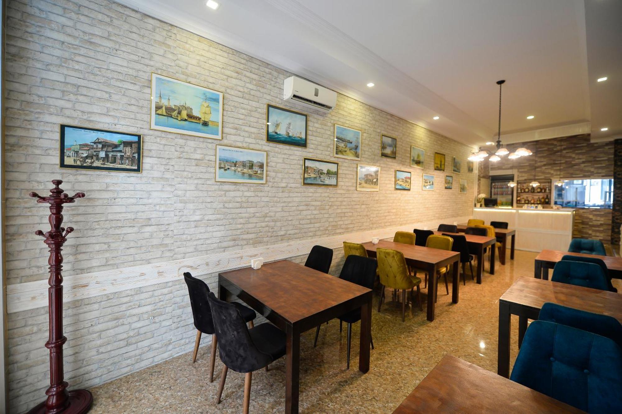 Aura Boutique Hotel Batumi Bagian luar foto